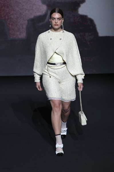 Неделя моды в Париже: Кристен Стюарт, Диана Крюгер, Наоми Кэмпбелл посетили показ Chanel