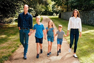 Принц Уильям и Кейт Миддлтон поделились рождественской открыткой с подросшими детьми